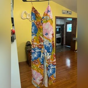 Summer dress, purchased in Waikiki, worn once, size medium. Needs ironed